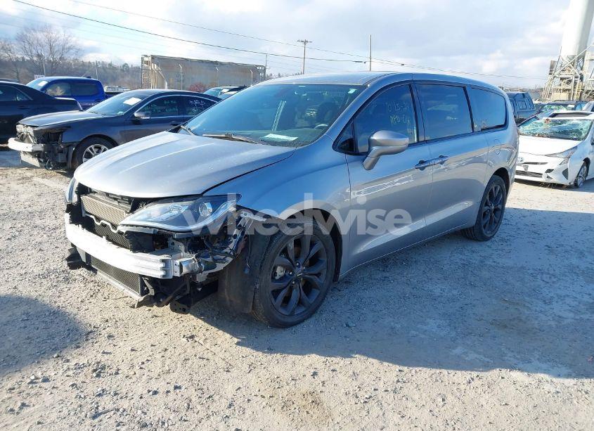 Photo 2 of 2019 Chrysler Pacifica TOURING PLUS (VIN 2C4RC1FG0KR686378)