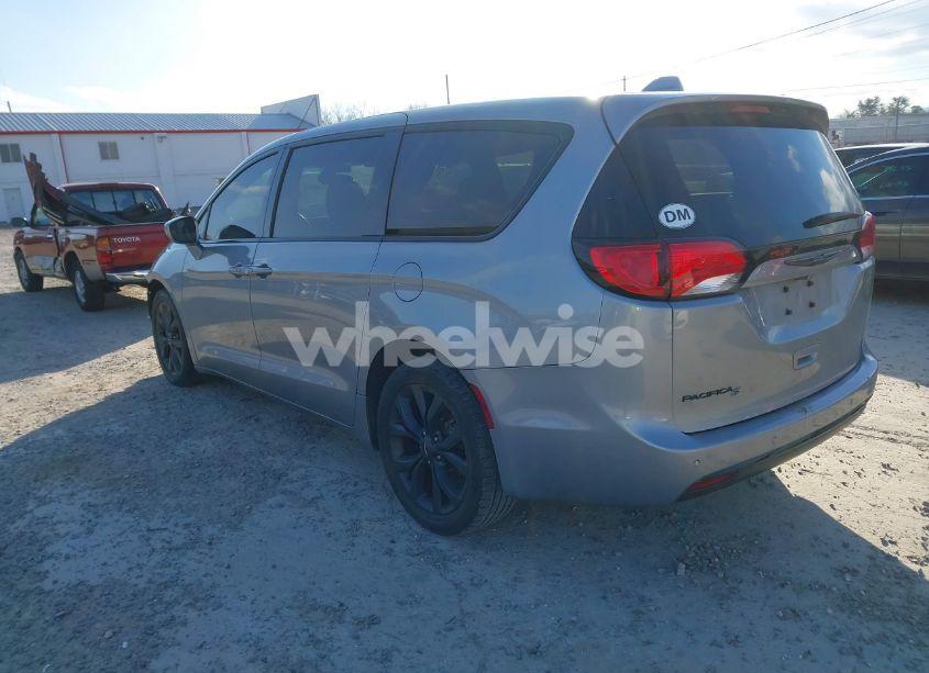 Photo 3 of 2019 Chrysler Pacifica TOURING PLUS (VIN 2C4RC1FG0KR686378)