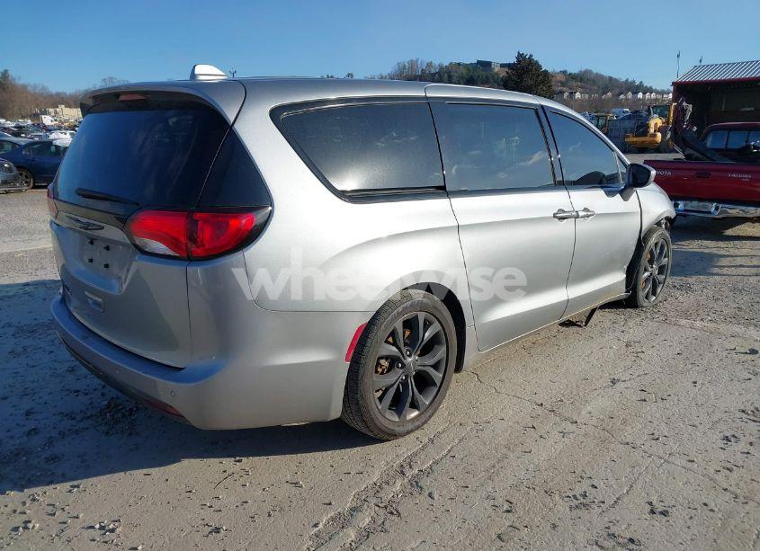 Photo 4 of 2019 Chrysler Pacifica TOURING PLUS (VIN 2C4RC1FG0KR686378)