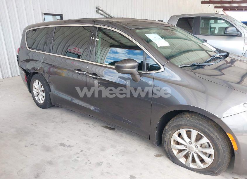 Photo 13 of 2019 Chrysler Pacifica TOURING PLUS (VIN 2C4RC1FG1KR528857)