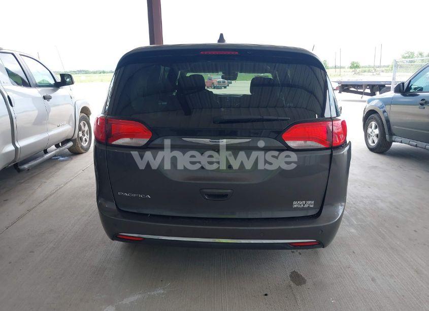 Photo 16 of 2019 Chrysler Pacifica TOURING PLUS (VIN 2C4RC1FG1KR528857)