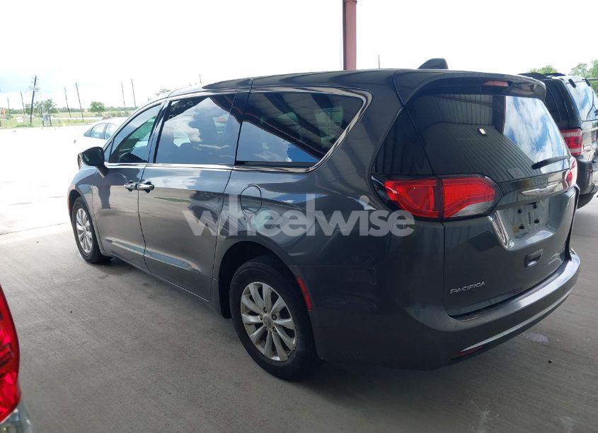 Photo 3 of 2019 Chrysler Pacifica TOURING PLUS (VIN 2C4RC1FG1KR528857)