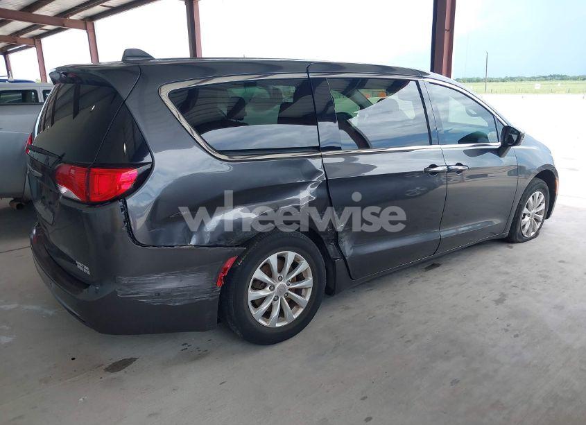 Photo 4 of 2019 Chrysler Pacifica TOURING PLUS (VIN 2C4RC1FG1KR528857)