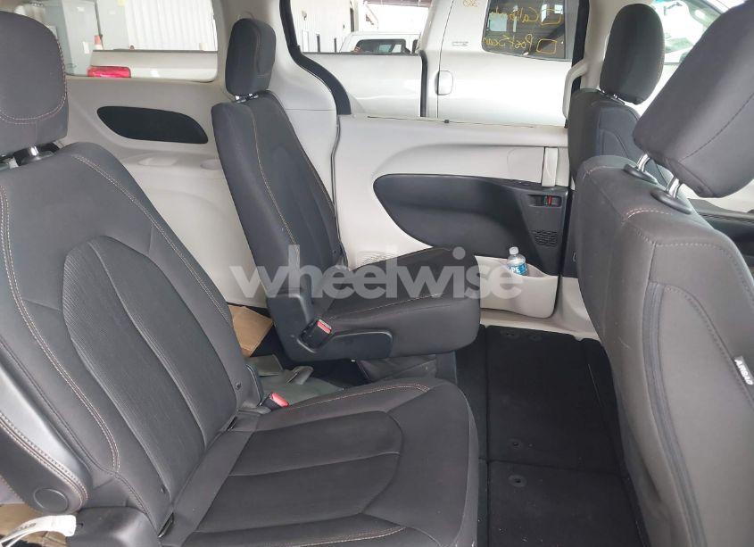 Photo 8 of 2019 Chrysler Pacifica TOURING PLUS (VIN 2C4RC1FG1KR528857)