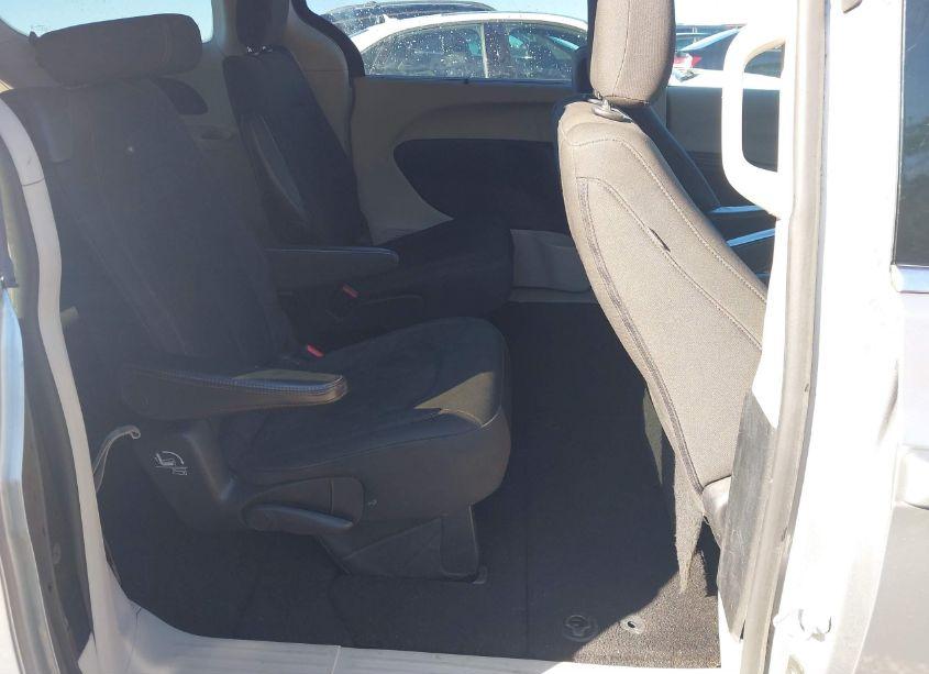 Photo 8 of 2018 Chrysler Pacifica TOURING PLUS (VIN 2C4RC1FG2JR100536)