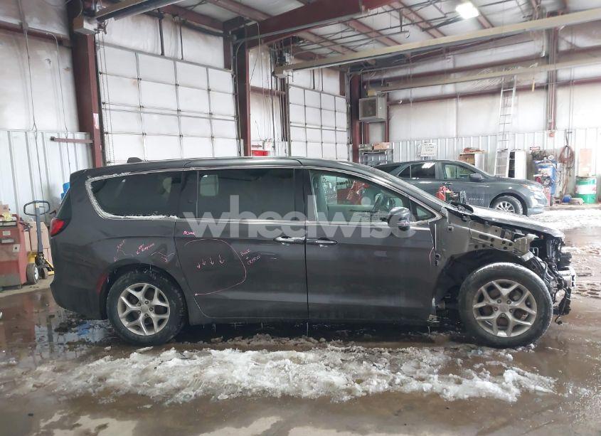 Photo 13 of 2018 Chrysler Pacifica TOURING PLUS (VIN 2C4RC1FG2JR197902)