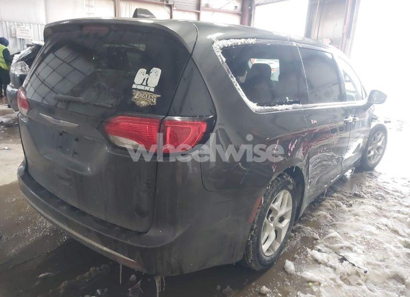 Photo 4 of 2018 Chrysler Pacifica TOURING PLUS (VIN 2C4RC1FG2JR197902)