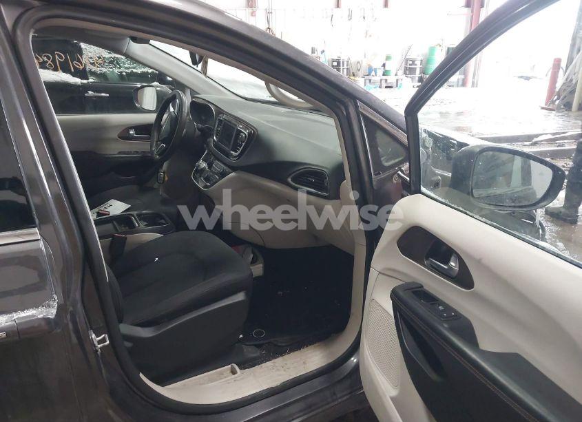 Photo 5 of 2018 Chrysler Pacifica TOURING PLUS (VIN 2C4RC1FG2JR197902)