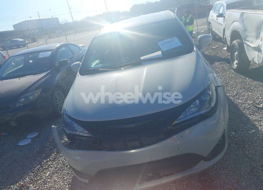 Photo 12 of 2019 Chrysler Pacifica TOURING PLUS (VIN 2C4RC1FG2KR610208)