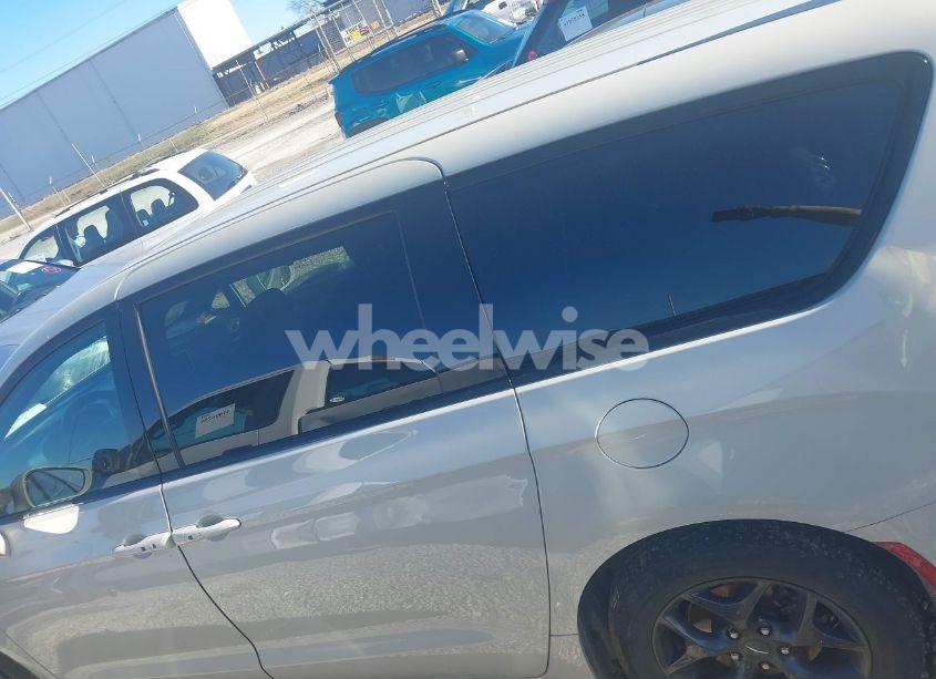 Photo 14 of 2019 Chrysler Pacifica TOURING PLUS (VIN 2C4RC1FG2KR610208)