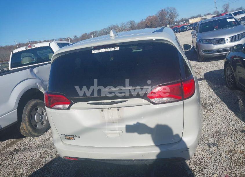 Photo 16 of 2019 Chrysler Pacifica TOURING PLUS (VIN 2C4RC1FG2KR610208)