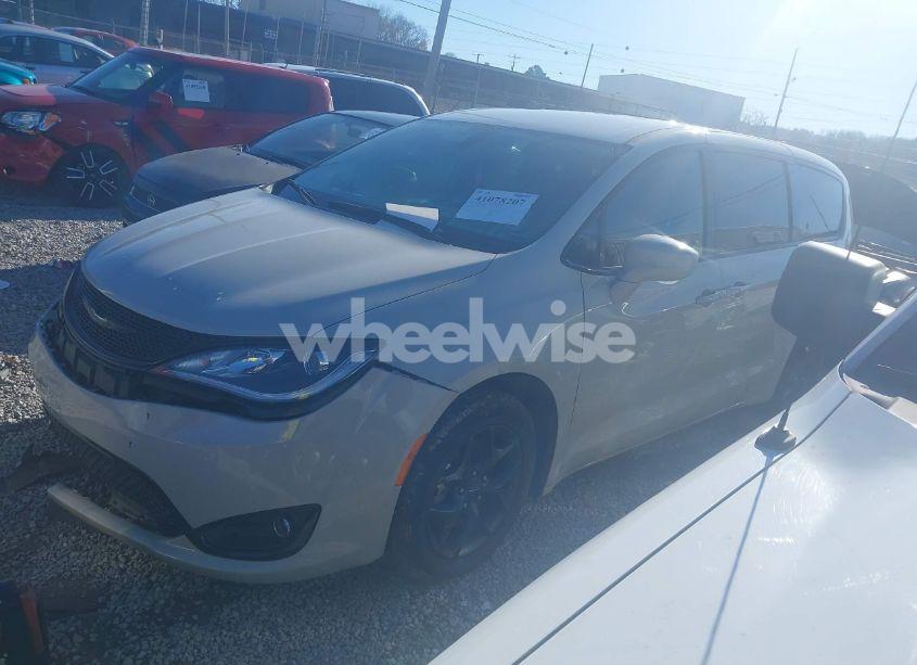Photo 2 of 2019 Chrysler Pacifica TOURING PLUS (VIN 2C4RC1FG2KR610208)