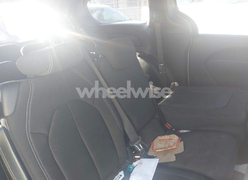 Photo 8 of 2019 Chrysler Pacifica TOURING PLUS (VIN 2C4RC1FG2KR610208)