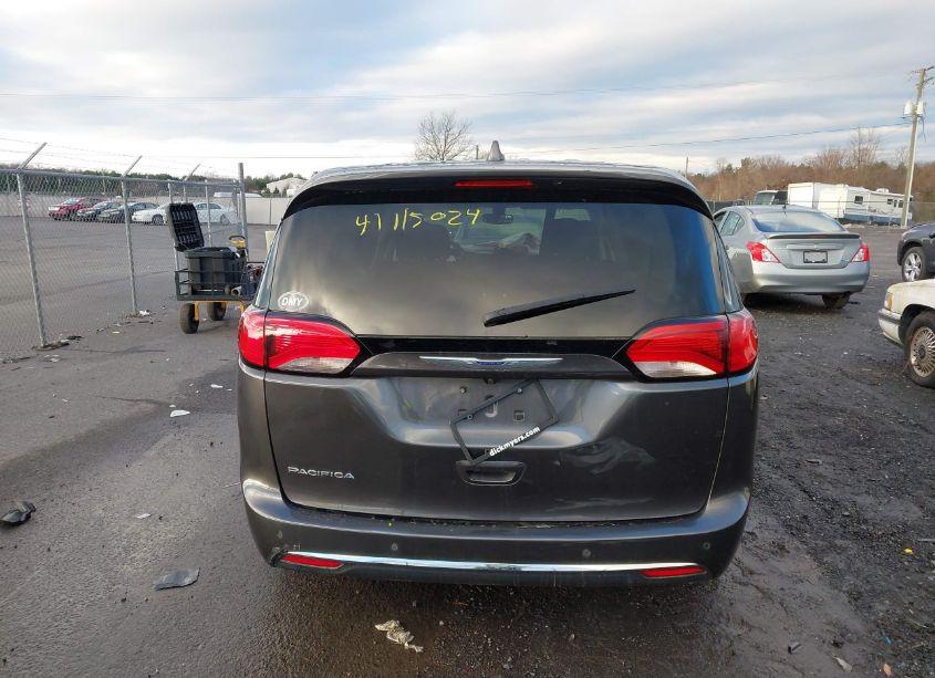 Photo 17 of 2019 Chrysler Pacifica TOURING PLUS (VIN 2C4RC1FG2KR652815)