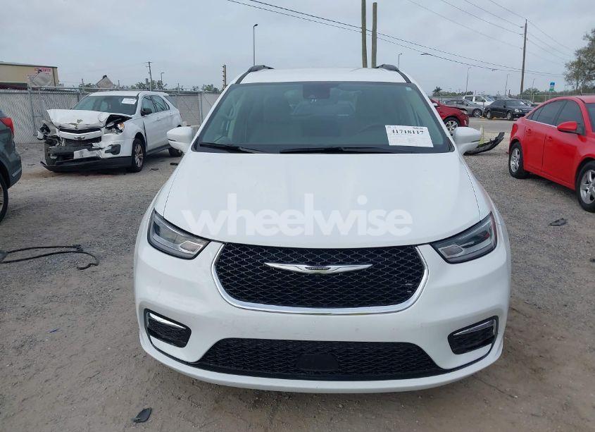 Photo 13 of 2021 Chrysler Pacifica TOURING (VIN 2C4RC1FG2MR561806)