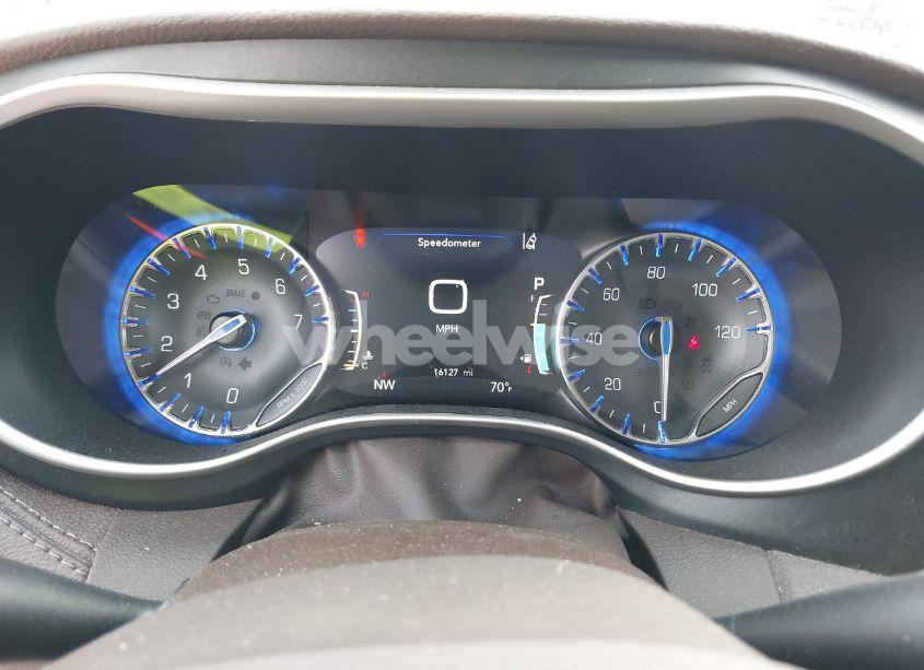 Photo 7 of 2021 Chrysler Pacifica TOURING (VIN 2C4RC1FG2MR561806)