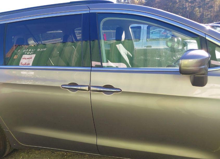 Photo 14 of 2018 Chrysler Pacifica TOURING PLUS (VIN 2C4RC1FG3JR111741)