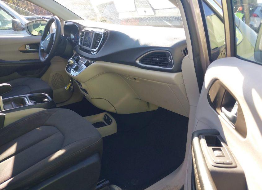 Photo 5 of 2018 Chrysler Pacifica TOURING PLUS (VIN 2C4RC1FG3JR111741)