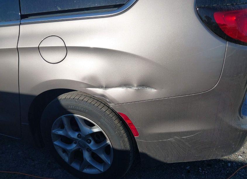 Photo 6 of 2018 Chrysler Pacifica TOURING PLUS (VIN 2C4RC1FG3JR111741)