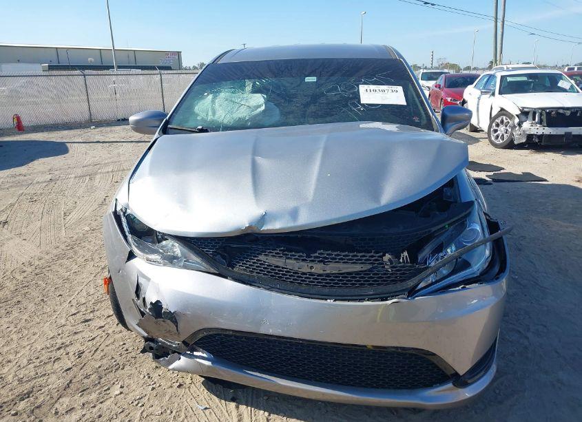Photo 11 of 2018 Chrysler Pacifica TOURING PLUS (VIN 2C4RC1FG3JR352795)