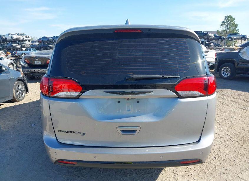 Photo 15 of 2018 Chrysler Pacifica TOURING PLUS (VIN 2C4RC1FG3JR352795)