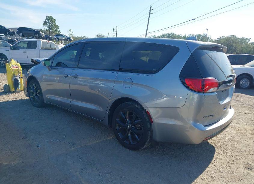 Photo 3 of 2018 Chrysler Pacifica TOURING PLUS (VIN 2C4RC1FG3JR352795)