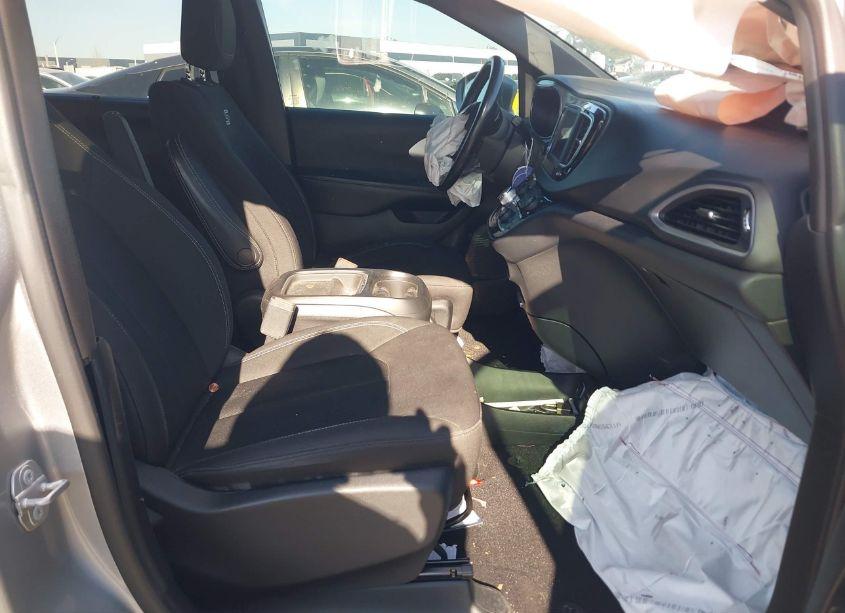 Photo 5 of 2018 Chrysler Pacifica TOURING PLUS (VIN 2C4RC1FG3JR352795)