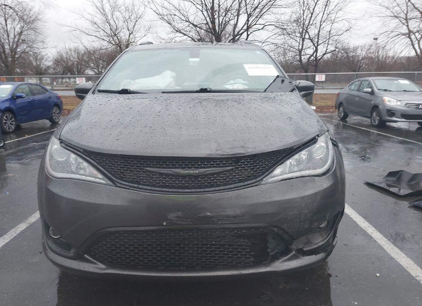 Photo 12 of 2019 Chrysler Pacifica TOURING PLUS (VIN 2C4RC1FG3KR593371)