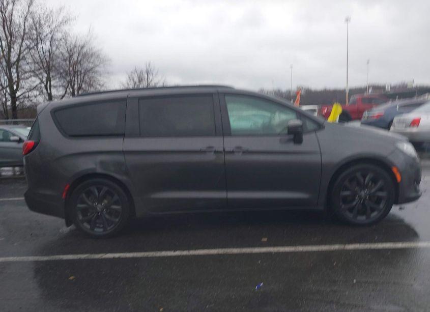 Photo 13 of 2019 Chrysler Pacifica TOURING PLUS (VIN 2C4RC1FG3KR593371)