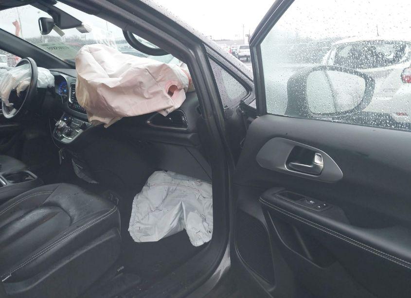 Photo 5 of 2019 Chrysler Pacifica TOURING PLUS (VIN 2C4RC1FG3KR593371)