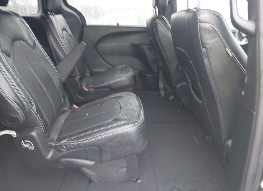 Photo 8 of 2019 Chrysler Pacifica TOURING PLUS (VIN 2C4RC1FG3KR593371)