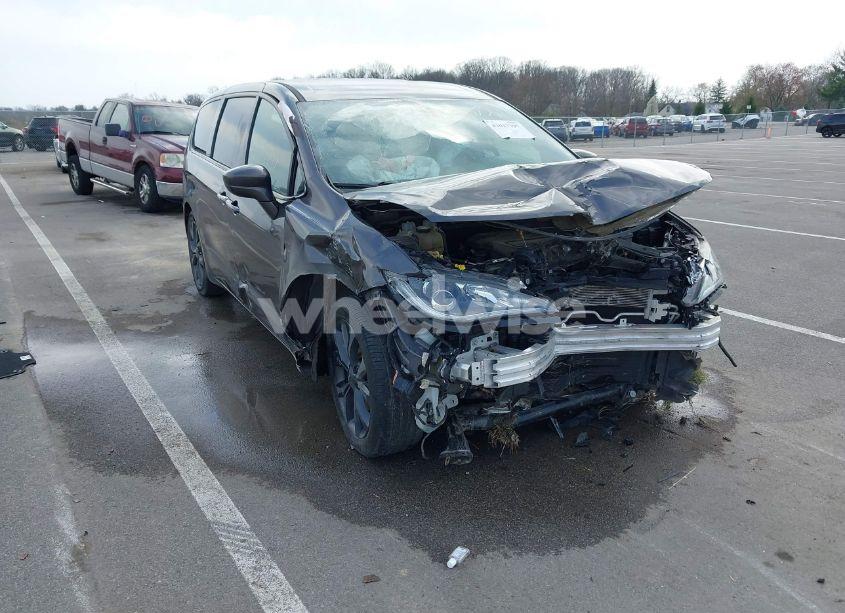 2020 Chrysler Pacifica TOURING (VIN 2C4RC1FG3LR109958) main photo