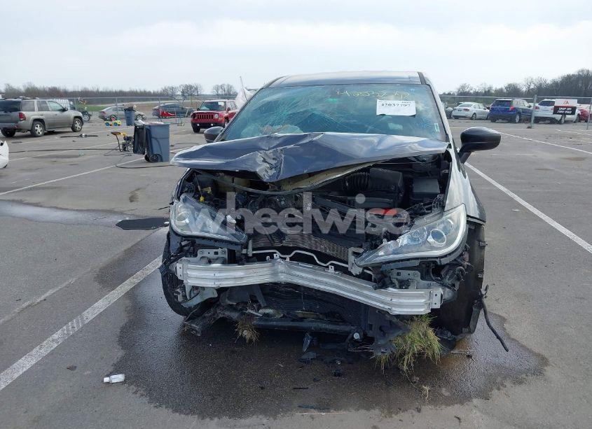 Photo 12 of 2020 Chrysler Pacifica TOURING (VIN 2C4RC1FG3LR109958)