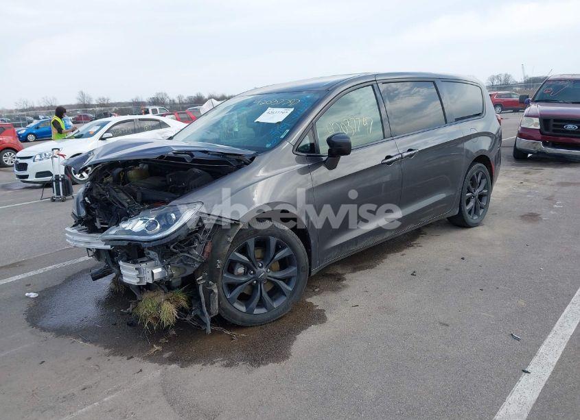 Photo 2 of 2020 Chrysler Pacifica TOURING (VIN 2C4RC1FG3LR109958)