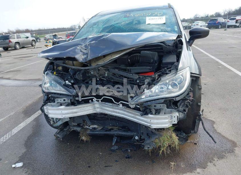 Photo 6 of 2020 Chrysler Pacifica TOURING (VIN 2C4RC1FG3LR109958)