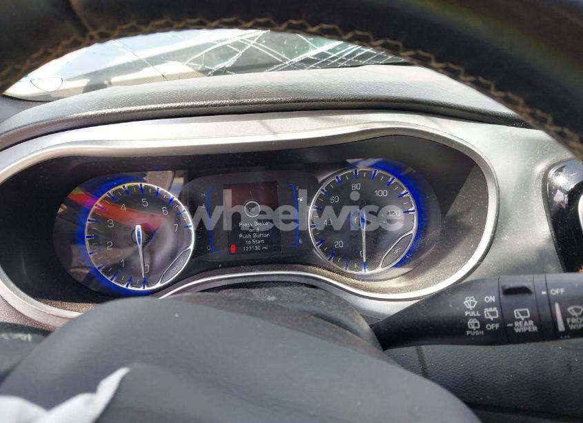 Photo 7 of 2020 Chrysler Pacifica TOURING (VIN 2C4RC1FG3LR109958)