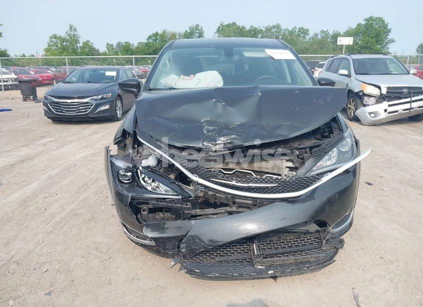 Photo 12 of 2020 Chrysler Pacifica TOURING (VIN 2C4RC1FG3LR159193)