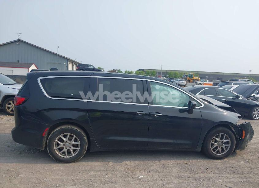 Photo 13 of 2020 Chrysler Pacifica TOURING (VIN 2C4RC1FG3LR159193)