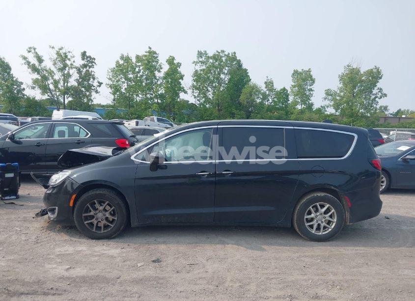 Photo 14 of 2020 Chrysler Pacifica TOURING (VIN 2C4RC1FG3LR159193)