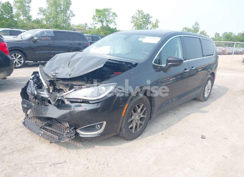 Photo 2 of 2020 Chrysler Pacifica TOURING (VIN 2C4RC1FG3LR159193)