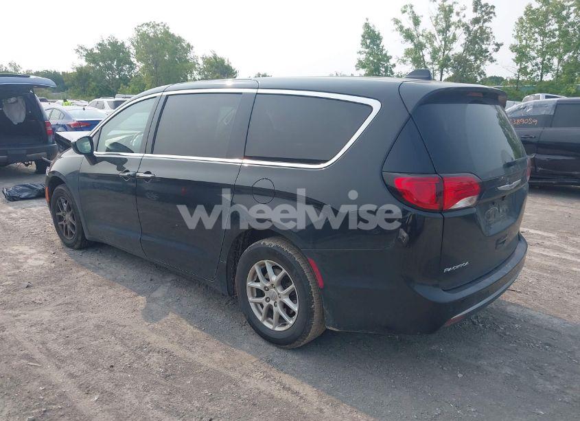 Photo 3 of 2020 Chrysler Pacifica TOURING (VIN 2C4RC1FG3LR159193)