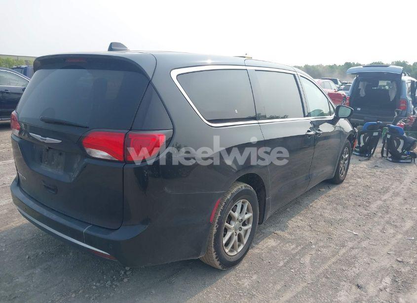 Photo 4 of 2020 Chrysler Pacifica TOURING (VIN 2C4RC1FG3LR159193)