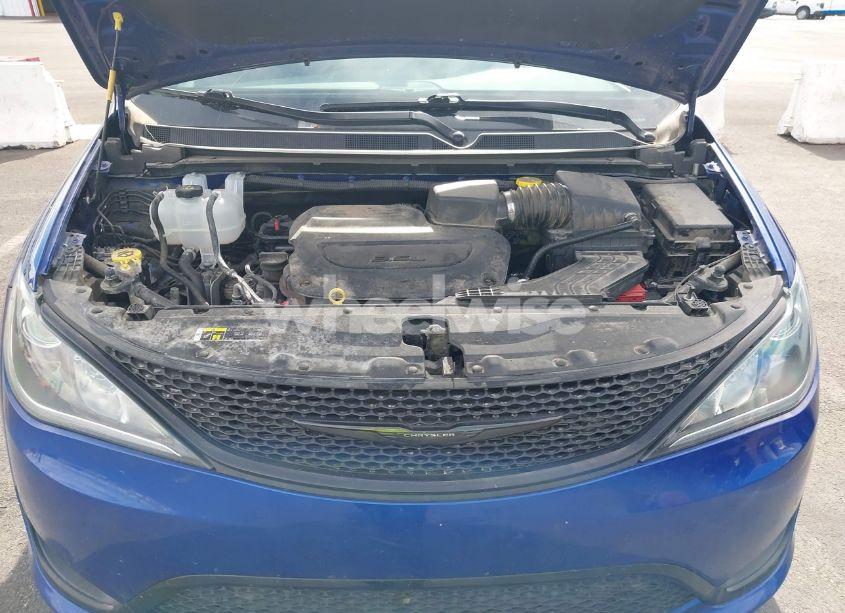 Photo 10 of 2020 Chrysler Pacifica TOURING (VIN 2C4RC1FG3LR241747)