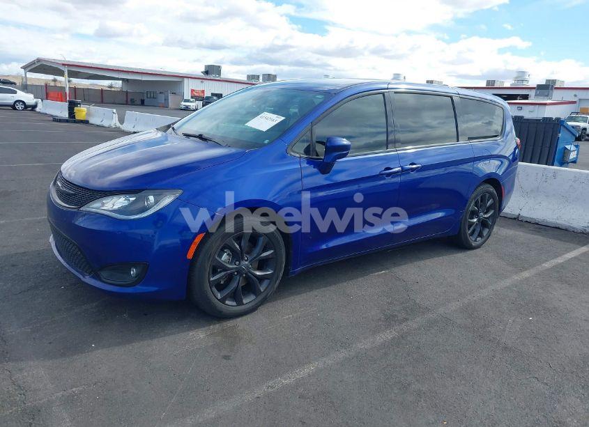 Photo 2 of 2020 Chrysler Pacifica TOURING (VIN 2C4RC1FG3LR241747)