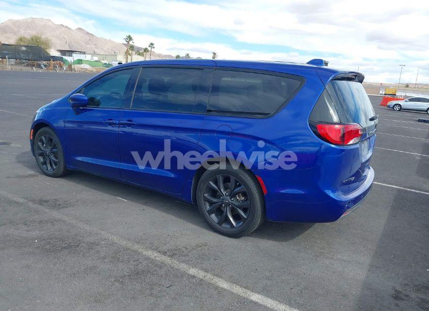 Photo 3 of 2020 Chrysler Pacifica TOURING (VIN 2C4RC1FG3LR241747)