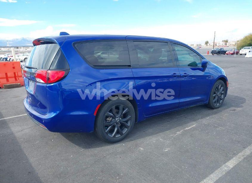 Photo 4 of 2020 Chrysler Pacifica TOURING (VIN 2C4RC1FG3LR241747)
