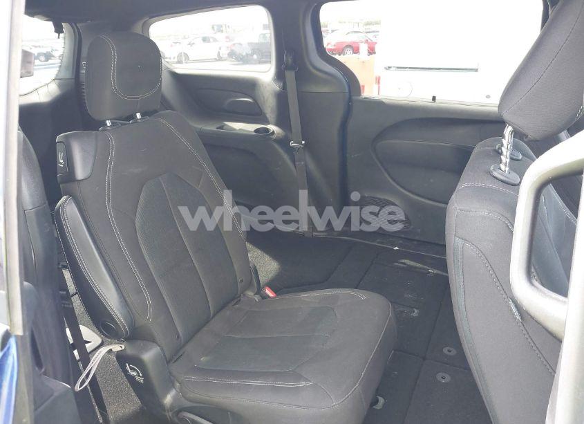 Photo 8 of 2020 Chrysler Pacifica TOURING (VIN 2C4RC1FG3LR241747)