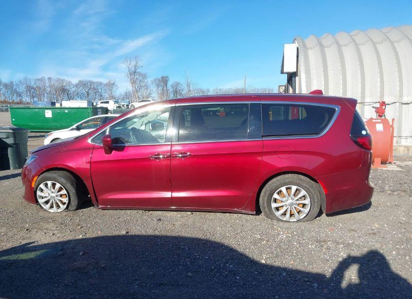 Photo 14 of 2018 Chrysler Pacifica TOURING PLUS (VIN 2C4RC1FG4JR279193)