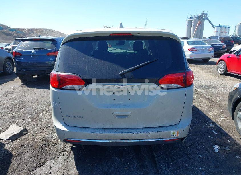 Photo 16 of 2019 Chrysler Pacifica TOURING PLUS (VIN 2C4RC1FG4KR604930)