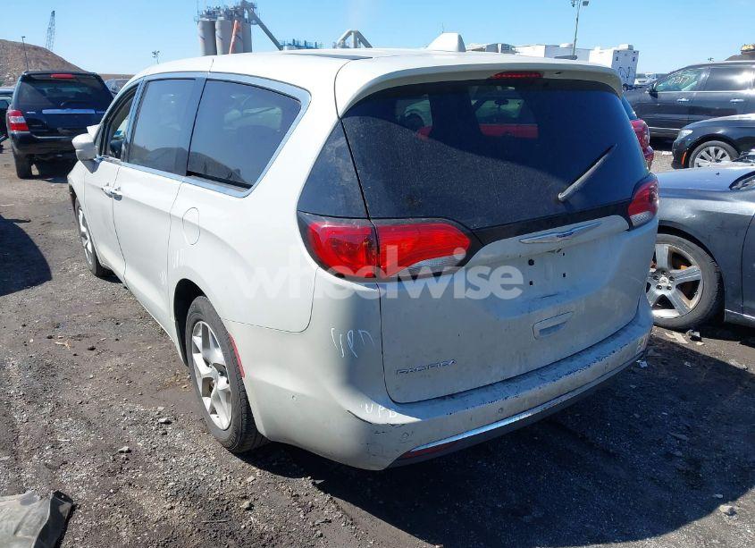 Photo 3 of 2019 Chrysler Pacifica TOURING PLUS (VIN 2C4RC1FG4KR604930)